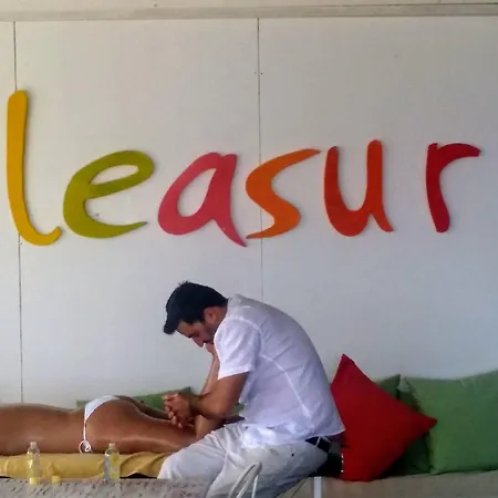 Pleasure Beachside Hotel Períssa