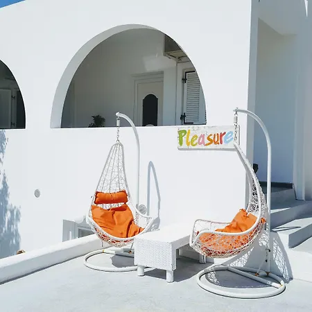 Pleasure Beachside Hotel Períssa