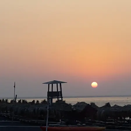 Pleasure Beachside Hotel Períssa