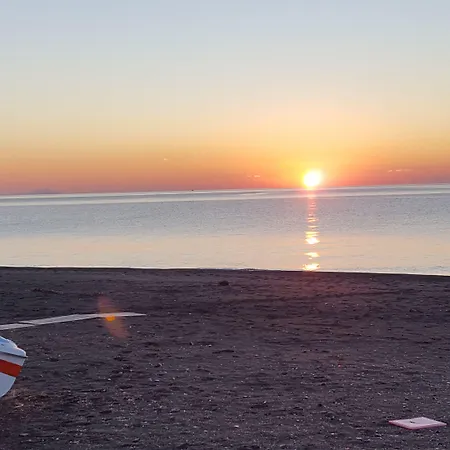 Pleasure Beachside 3* Perissa (Santorini)