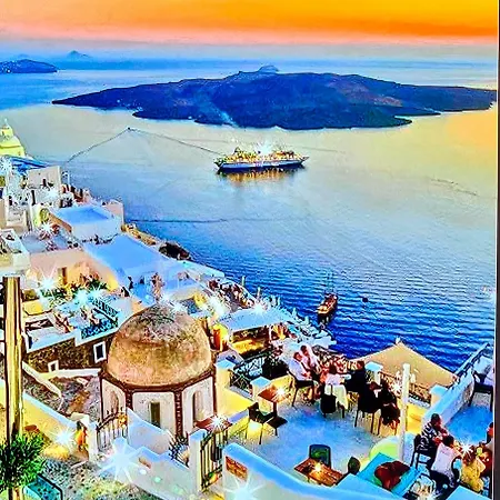 Pleasure Beachside Perissa (Santorini)