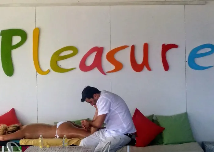 Pleasure Beachside Hotel Períssa