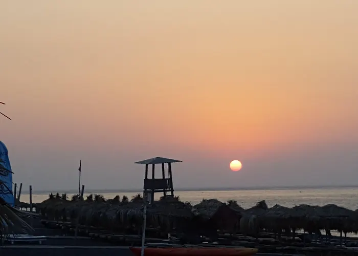 Pleasure Beachside Hotel Períssa