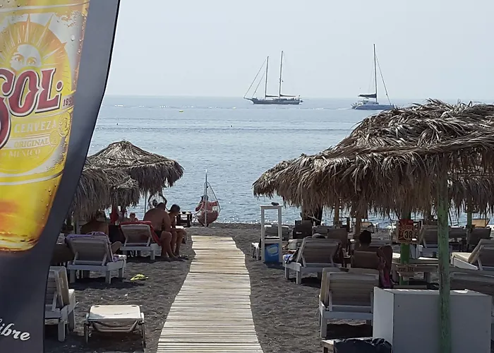 Pleasure Beachside Hotel Perissa (Santorini)