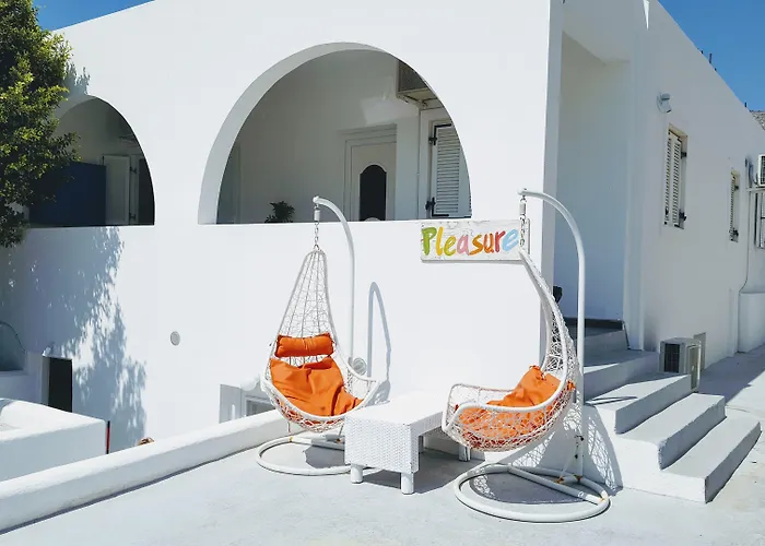 Pleasure Beachside Hotel Perissa (Santorini)