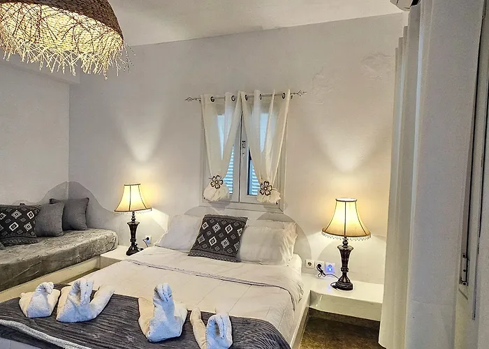 Pleasure Beachside 3* Perissa (Santorini)